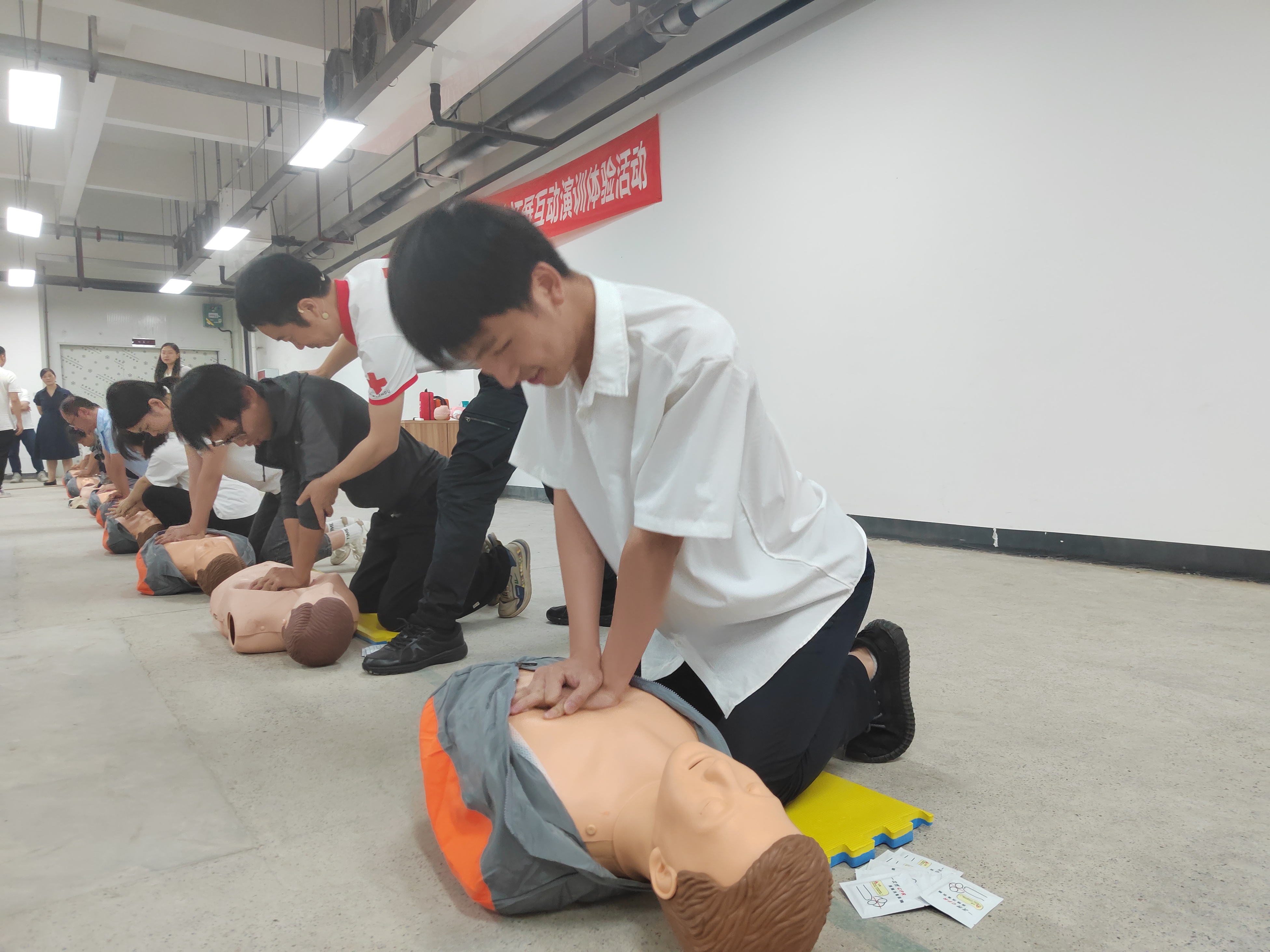 強(qiáng)基固壘，防患未然——西南醫(yī)投集團(tuán)開展消防拓展互動(dòng)演訓(xùn)活動(dòng)