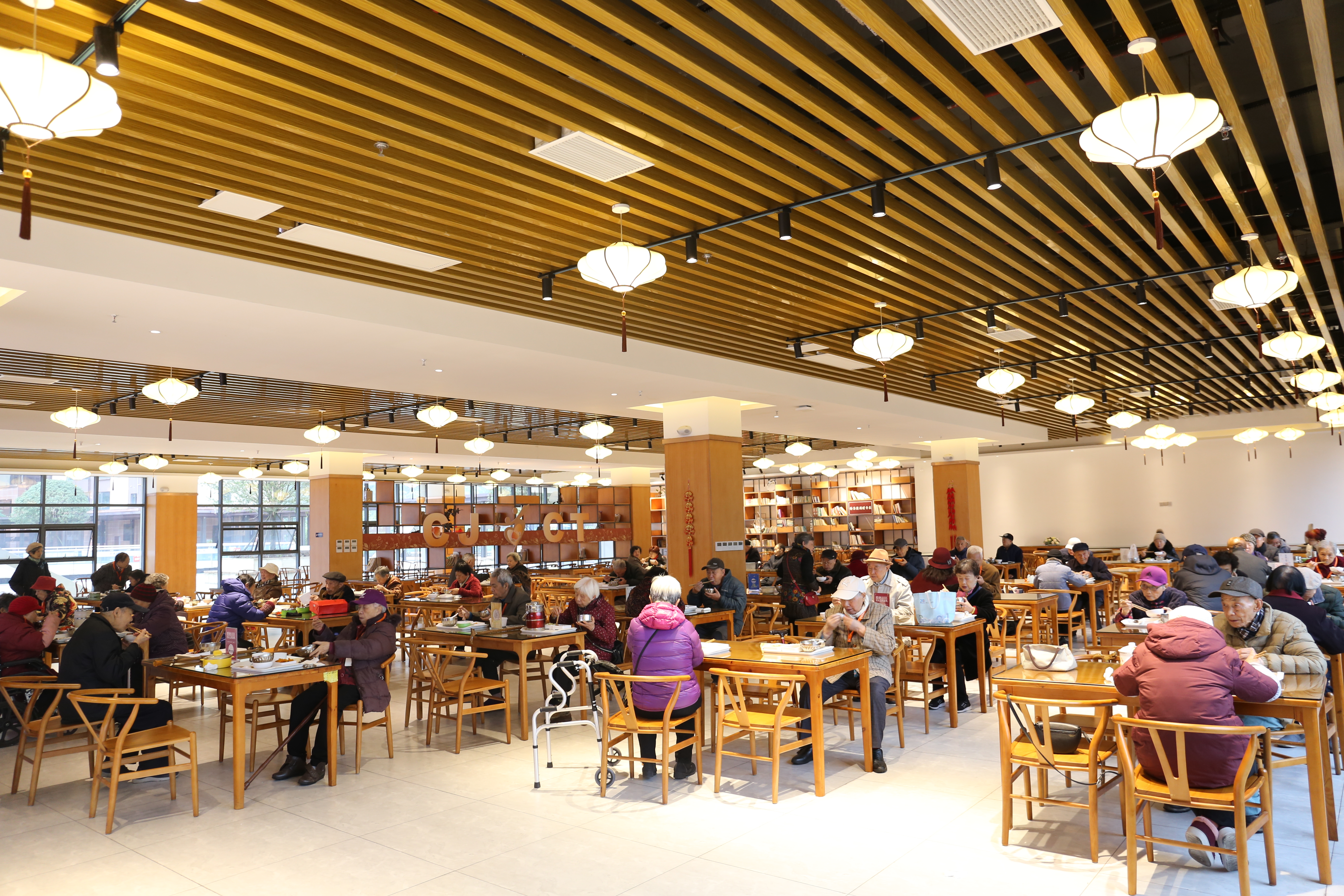 美味又實惠，江陽區春江餐廳養老助餐點投入營業！