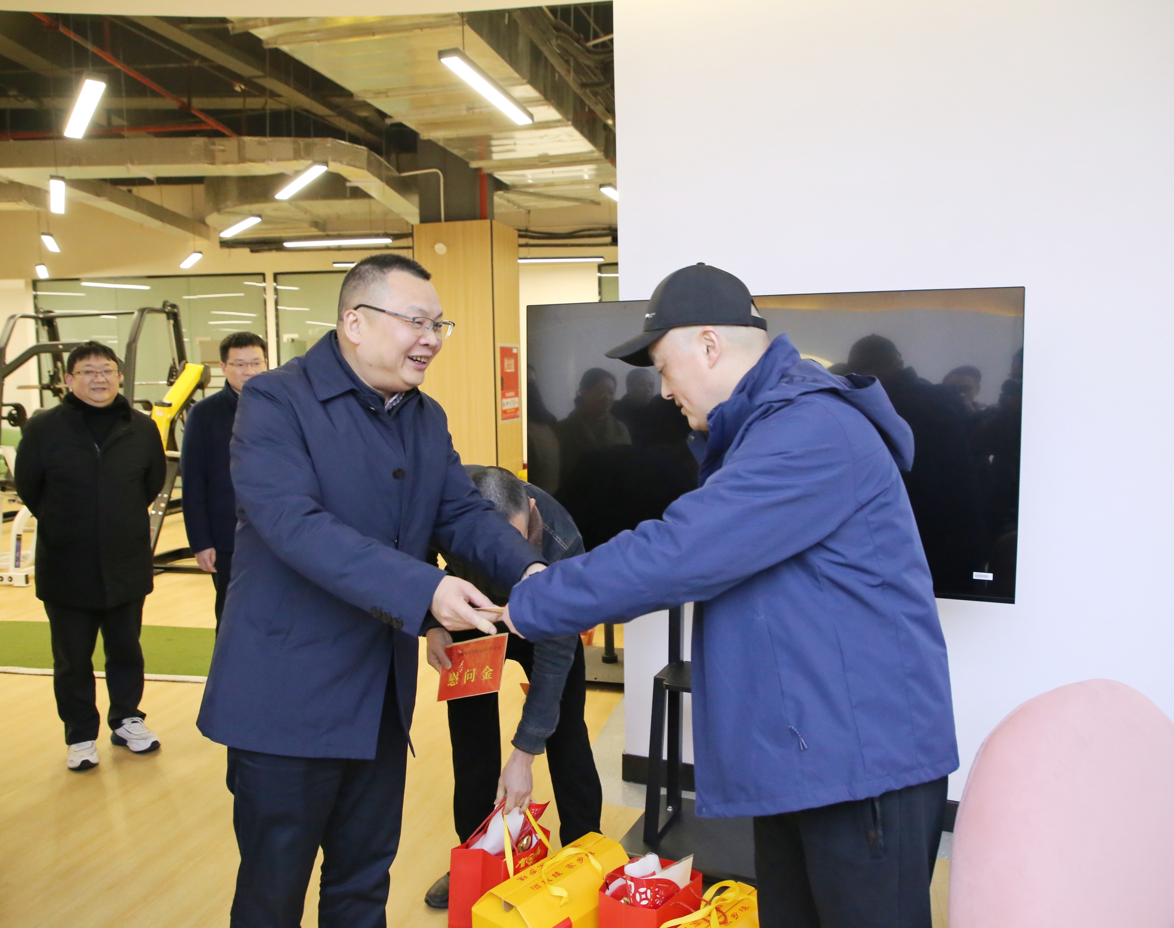 市國資委黨委副書記、主任杜磊一行到西南醫投集團開展新春慰問及參觀調研